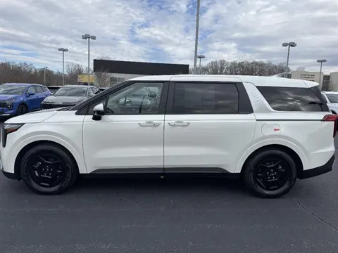 More photos of 2026 Kia Carnival LXS at Blackwell Kia, VA