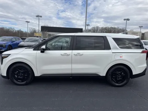 More photos of 2026 Kia Carnival LXS at Blackwell Kia, VA