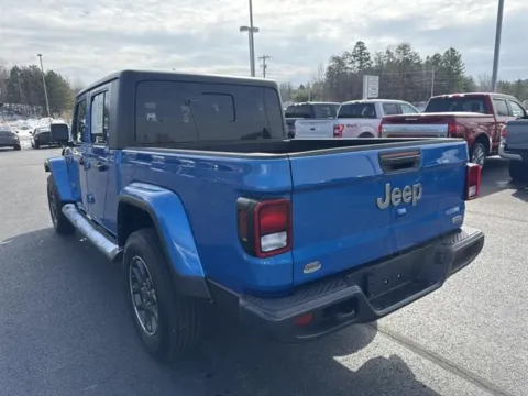 More photos of 2023 Jeep Gladiator 4x4 Overland 4dr Crew Cab 5.0 ft. SB at Blackwell Kia, VA