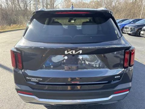 More photos of 2026 Kia Sorento S at Blackwell Kia, VA