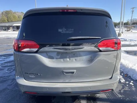 More photos of 2020 Chrysler Pacifica Touring L at Blackwell Kia, VA