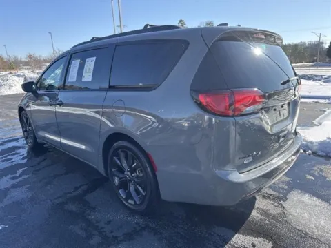 More photos of 2020 Chrysler Pacifica Touring L at Blackwell Kia, VA