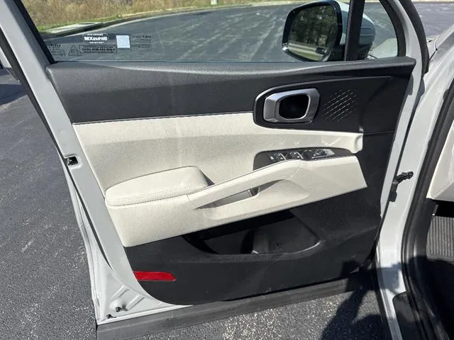 2026 Kia Sorento S - Photo 8