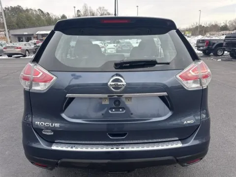 More photos of 2016 Nissan Rogue S at Blackwell Kia, VA
