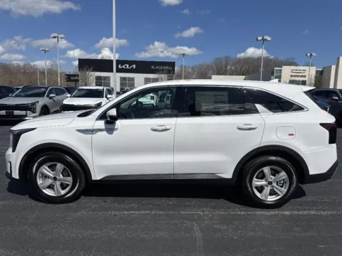 More photos of 2026 Kia Sorento LX at Blackwell Kia, VA