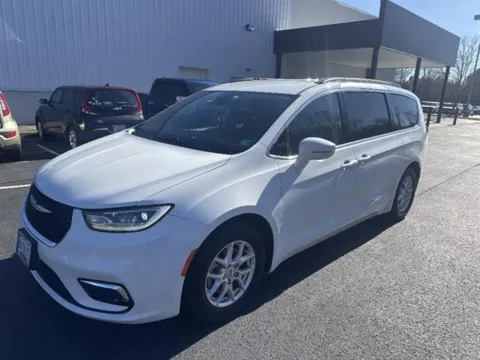 White 2022 Chrysler Pacifica Touring L 4dr Mini-Van for sale in Danville, VA