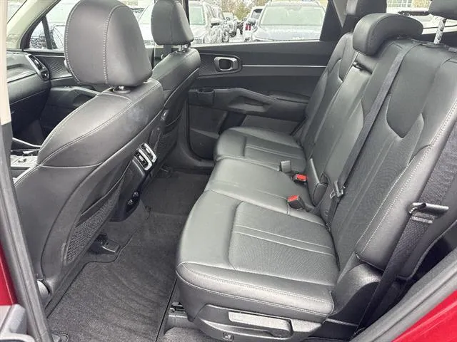 2023 Kia Sorento S - Photo 15