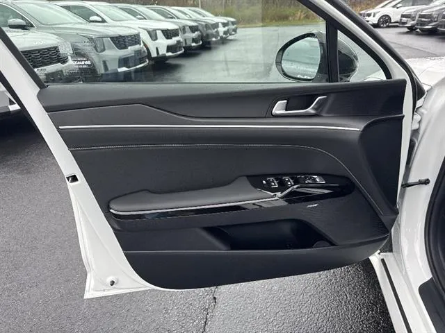 2026 Kia K5 GT-Line - Photo 8