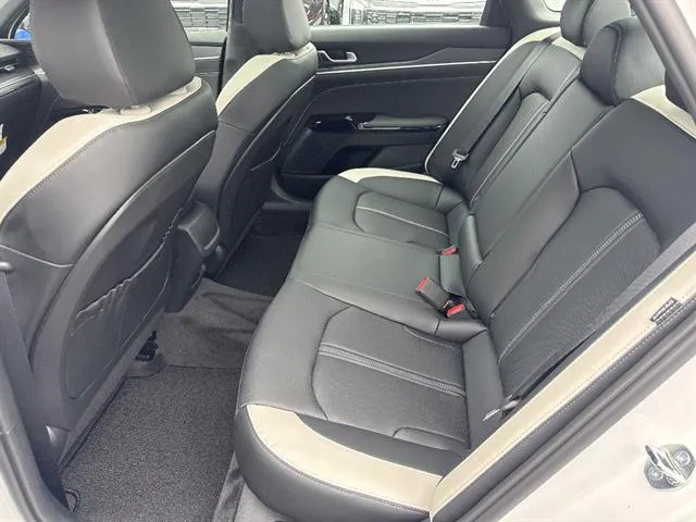 2026 Kia K5 GT-Line - Photo 17