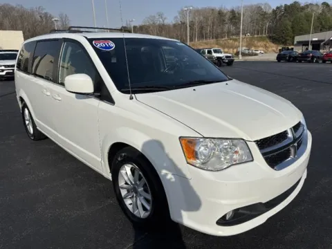 White 2019 Dodge Grand Caravan SXT for sale in Danville, VA