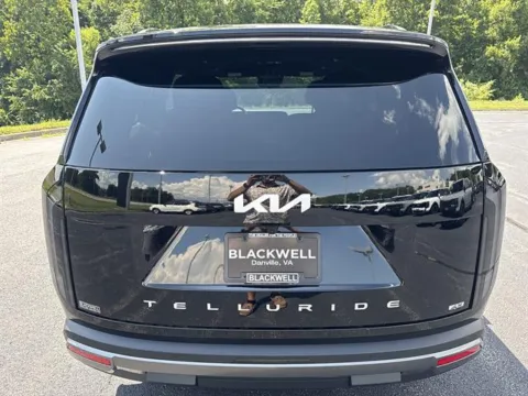 More photos of 2027 Kia Telluride S at Blackwell Kia, VA