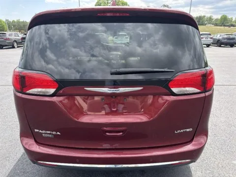 More photos of 2020 Chrysler Pacifica Limited at Blackwell Kia, VA