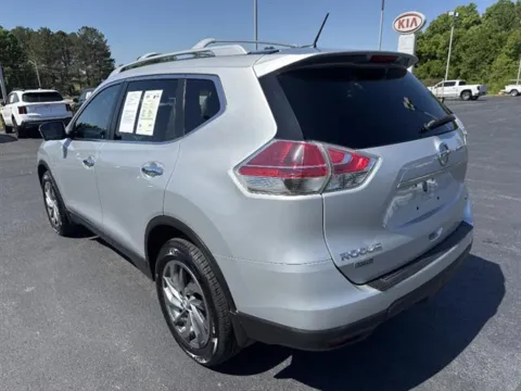 More photos of 2015 Nissan Rogue SL at Blackwell Kia, VA