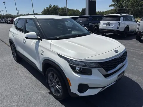 White 2021 Kia Seltos LX for sale in Danville, VA