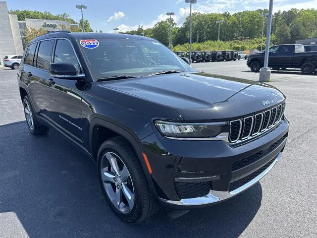 Black 2022 Jeep Grand Cherokee L Limited for sale in Danville, VA