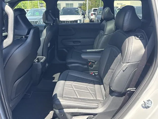 2027 Kia Telluride X-Pro SX - Photo 15