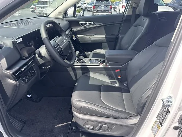 2026 Kia Sportage EX - Photo 8