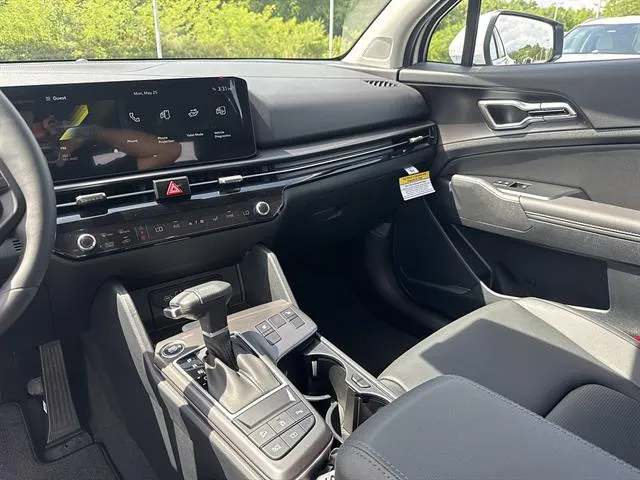 2026 Kia Sportage EX - Photo 11