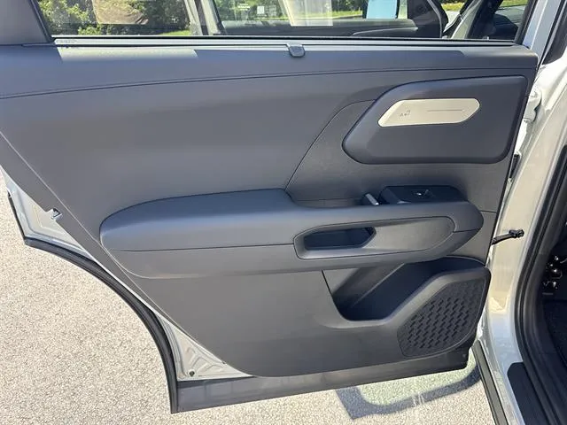 2027 Kia Telluride EX - Photo 13