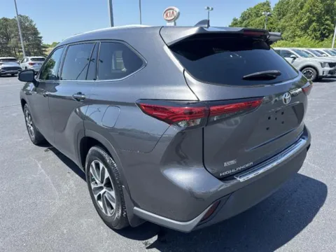 More photos of 2022 Toyota Highlander XLE at Blackwell Kia, VA