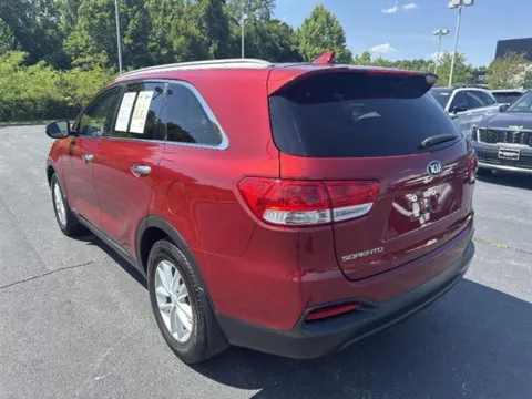 More photos of 2018 Kia Sorento LX at Blackwell Kia, VA