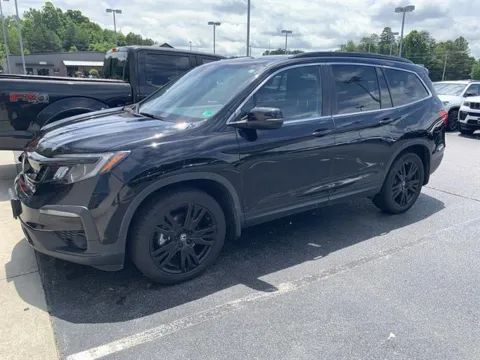 Black 2022 Honda Pilot SE for sale in Danville, VA
