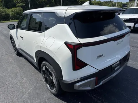 More photos of 2027 Kia Seltos EX at Blackwell Kia, VA