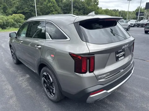 More photos of 2026 Kia Sorento Hybrid EX at Blackwell Kia, VA