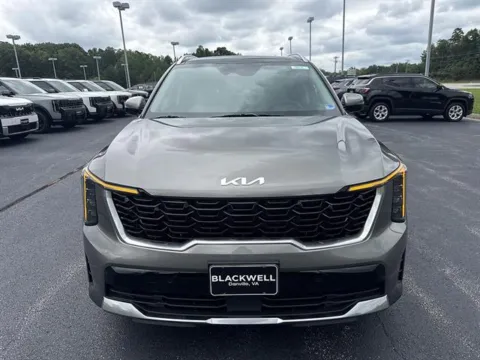 Photos of 2026 Kia Sorento Hybrid EX for sale in Danville, VA at Blackwell Kia