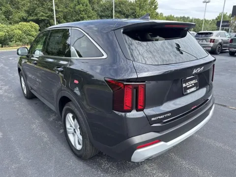 More photos of 2026 Kia Sorento LX at Blackwell Kia, VA