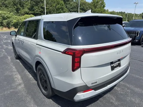 More photos of 2027 Kia Carnival LXS at Blackwell Kia, VA
