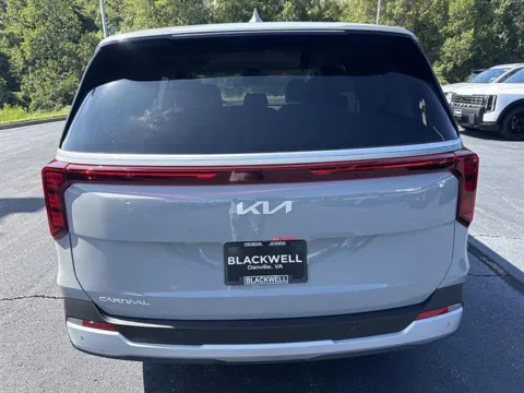 More photos of 2027 Kia Carnival LXS at Blackwell Kia, VA