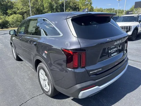 More photos of 2026 Kia Sorento LX at Blackwell Kia, VA