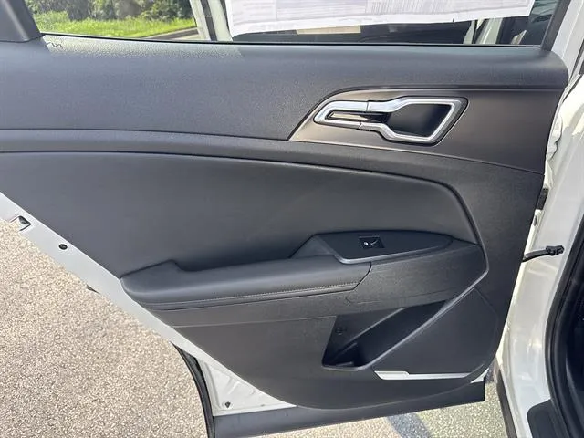 2026 Kia Sportage EX Hybrid - Photo 14