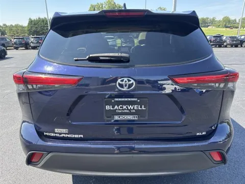 More photos of 2021 Toyota Highlander XLE at Blackwell Kia, VA
