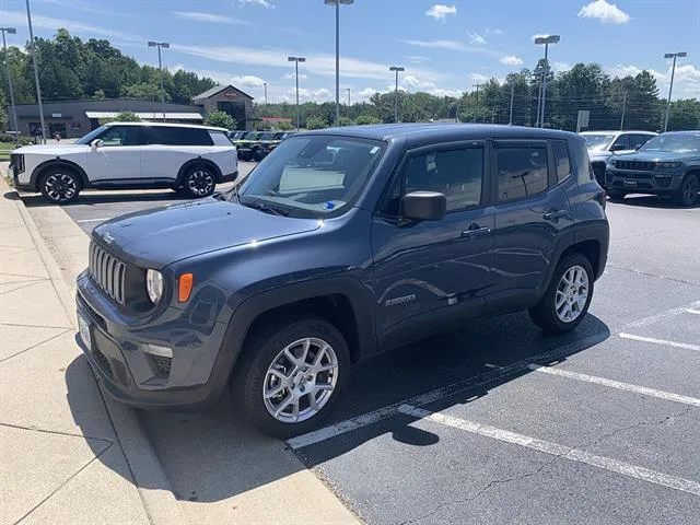 2023 Jeep Renegade 4x4 Latitude 4dr SUV