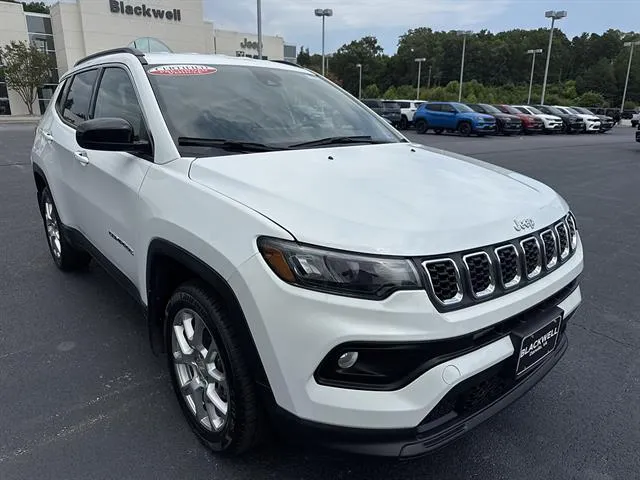 2024 Jeep Compass Latitude Lux
