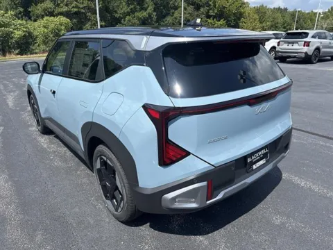 More photos of 2027 Kia Seltos S at Blackwell Kia, VA