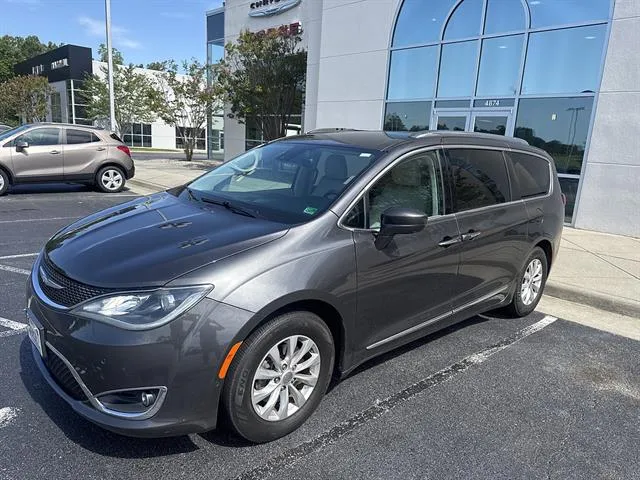 2018 Chrysler Pacifica Touring L Plus 4dr Mini-Van