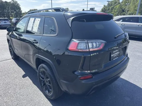 More photos of 2023 Jeep Cherokee Altitude Lux at Blackwell Kia, VA