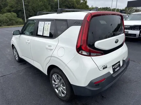 More photos of 2021 Kia Soul LX at Blackwell Kia, VA