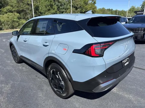 More photos of 2027 Kia Sportage Hybrid S at Blackwell Kia, VA
