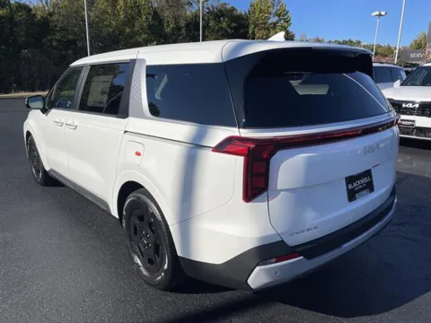 More photos of 2027 Kia Carnival LXS at Blackwell Kia, VA