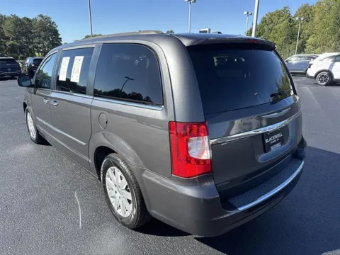 More photos of 2016 Chrysler Town & Country Touring at Blackwell Kia, VA