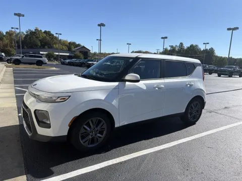 White 2021 Kia Soul LX for sale in Danville, VA