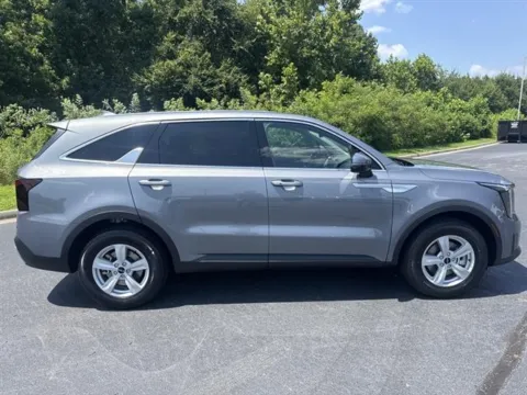 More photos of 2025 Kia Sorento LX at Blackwell Kia, VA