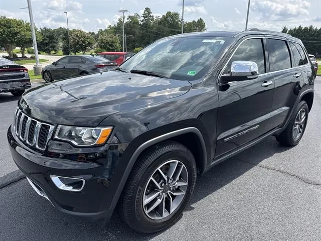 Black 2022 Jeep Grand Cherokee WK Limited for sale in Danville, VA