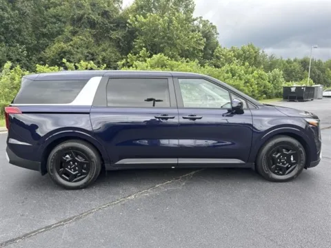 More photos of 2026 Kia Carnival LX at Blackwell Kia, VA