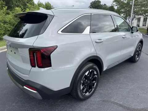 More photos of 2025 Kia Sorento S at Blackwell Kia, VA