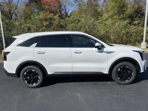 More photos of 2025 Kia Sorento S at Blackwell Kia, VA